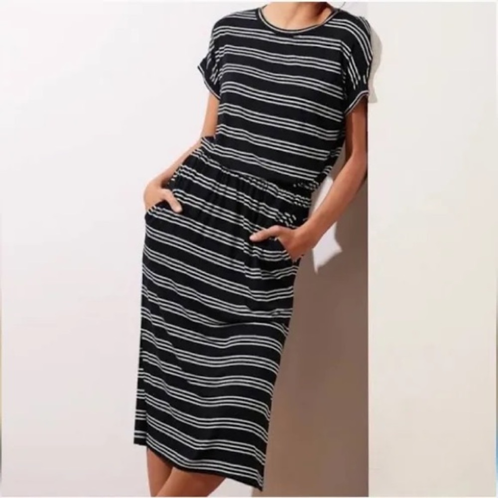 NWT Banana Republic black striped knit dress